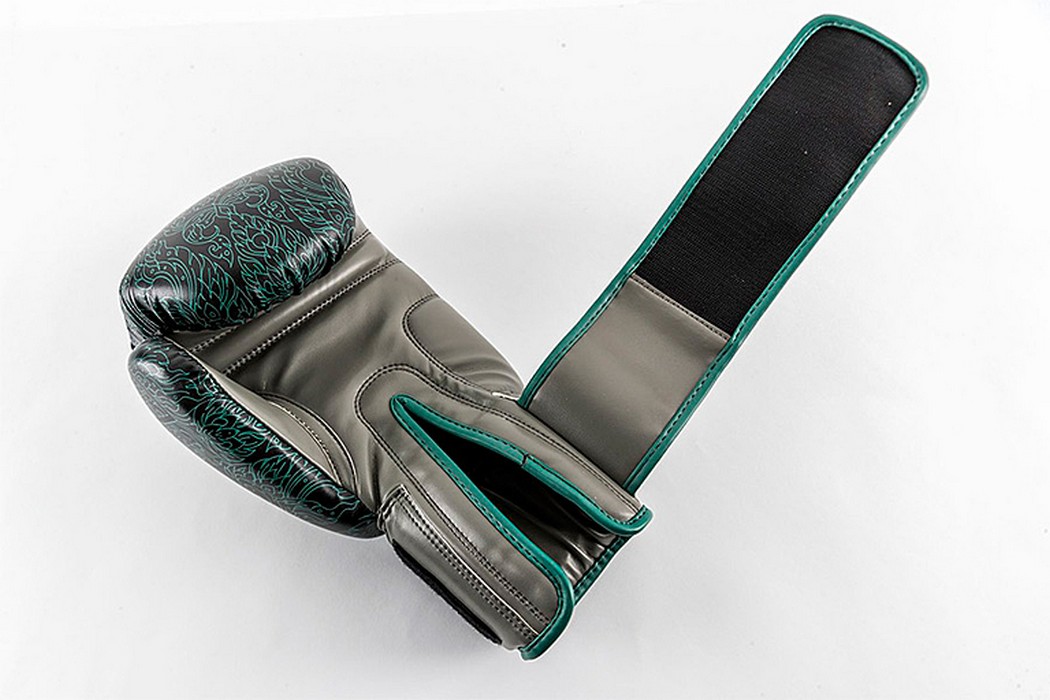 Боксерские перчатки UFC PRO Thai Naga Green, 14oz 1050_700